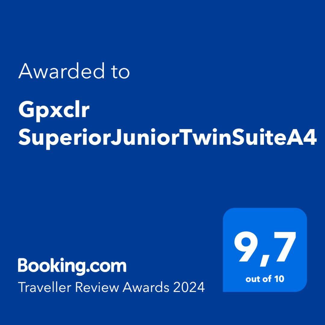 Gpxclr Superiorjuniortwinsuitea4 Larissa Esterno foto